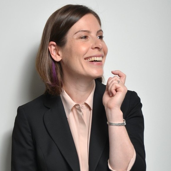 Meet your Posher, Julie - Picture 1 of 1